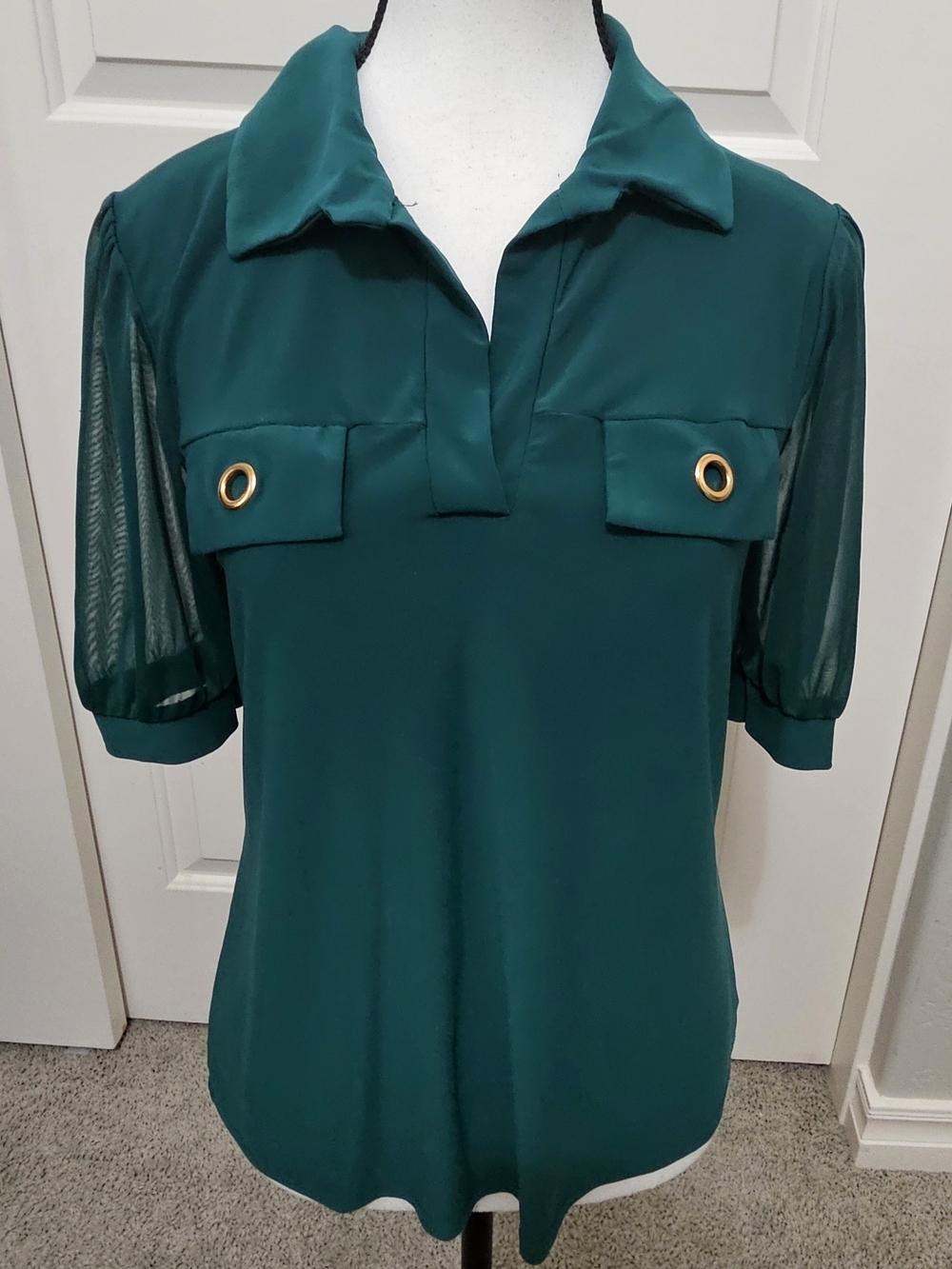 Adele & May- Women's Green Short-Sheer Sleeve Blouse with Gold Ring Detail